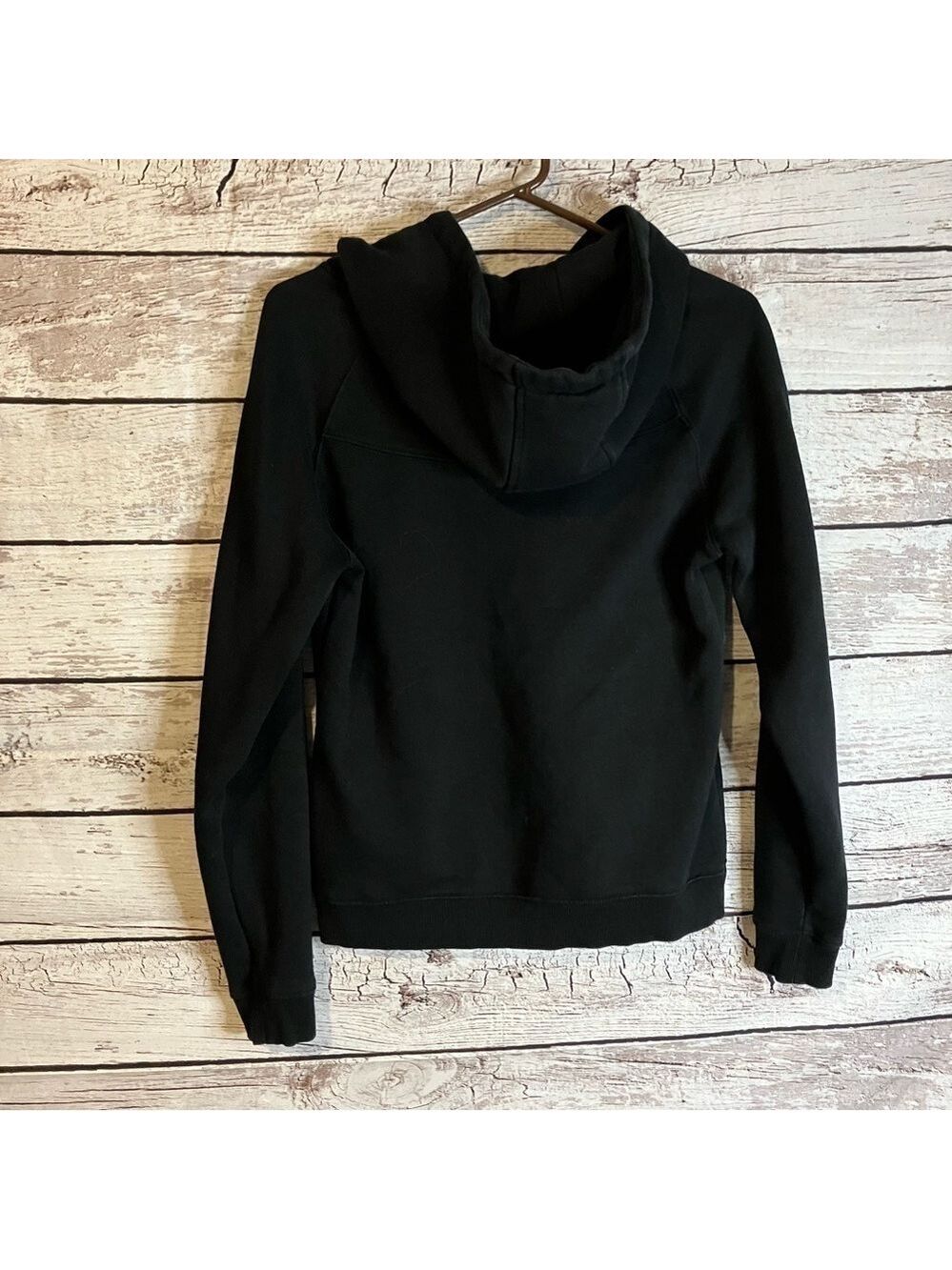 Alphalete Logo Embossed Hoodie In Black - Picture 6 of 9